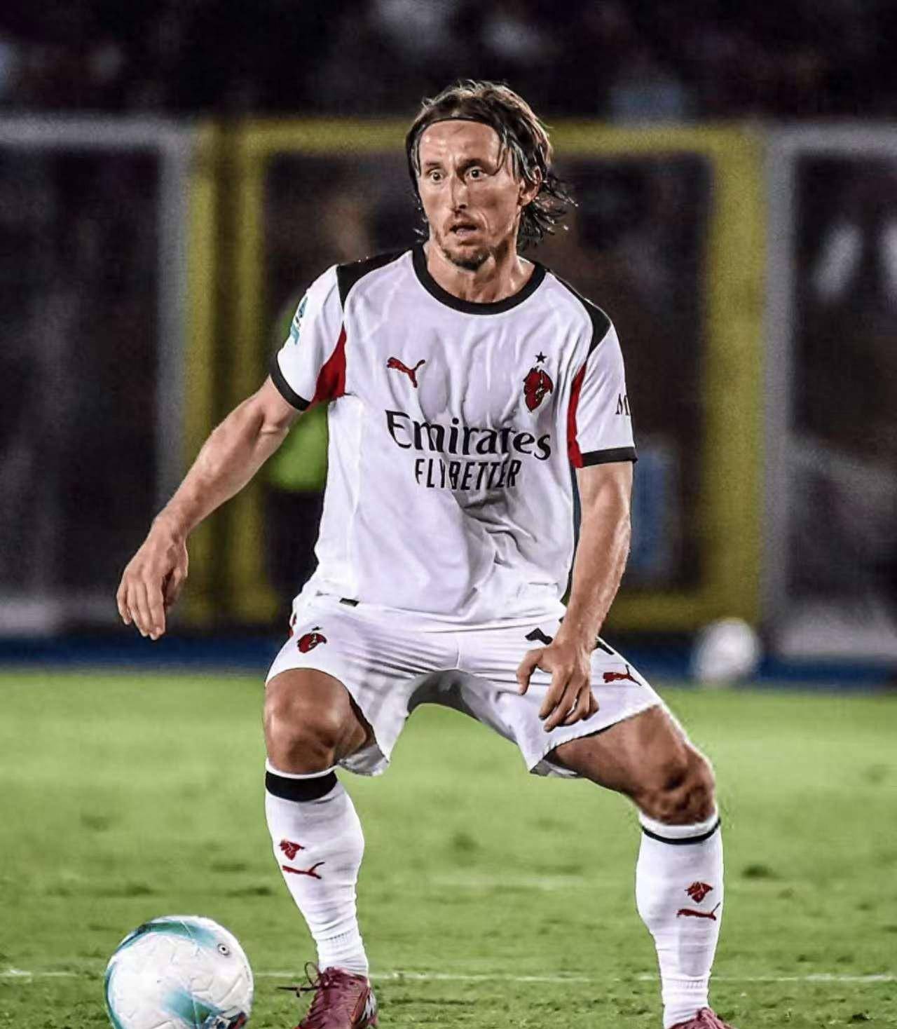 乐鱼体育地址-包含AC米兰锋线失利遭遇挑战，客场险胜保住前六的词条