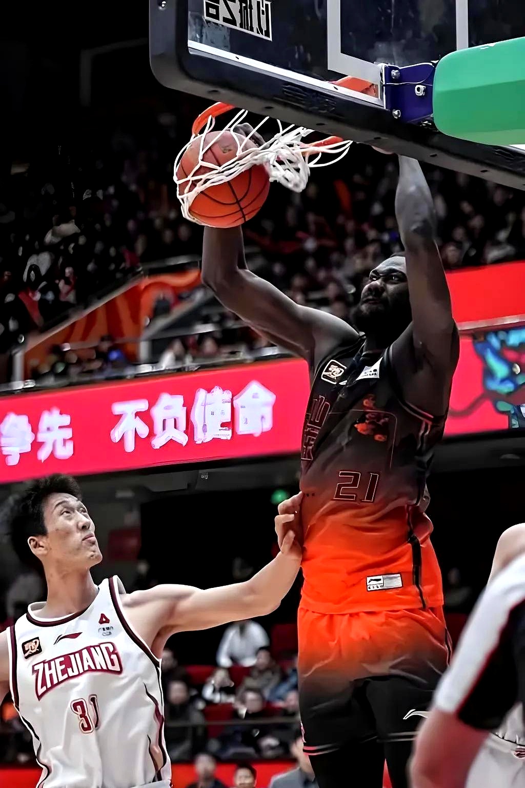 包含奋力拼搏:球员们将全力以赴迎战新的挑战的词条 包含奋力拼搏:球员们将全力以赴迎战新的挑战的词条