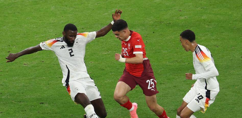 欧洲足球名将争霸赛震撼上演的简单介绍 欧洲足球名将争霸赛震撼上演的简单介绍