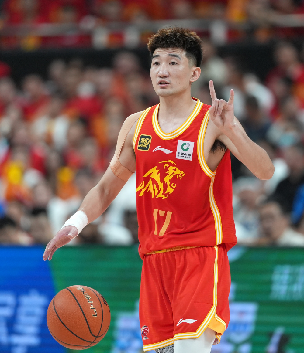 浙江队在CBA季后赛中打出高光操作,被誉为评论席掌声雷动 浙江队在CBA季后赛中打出高光操作,被誉为评论席掌声雷动