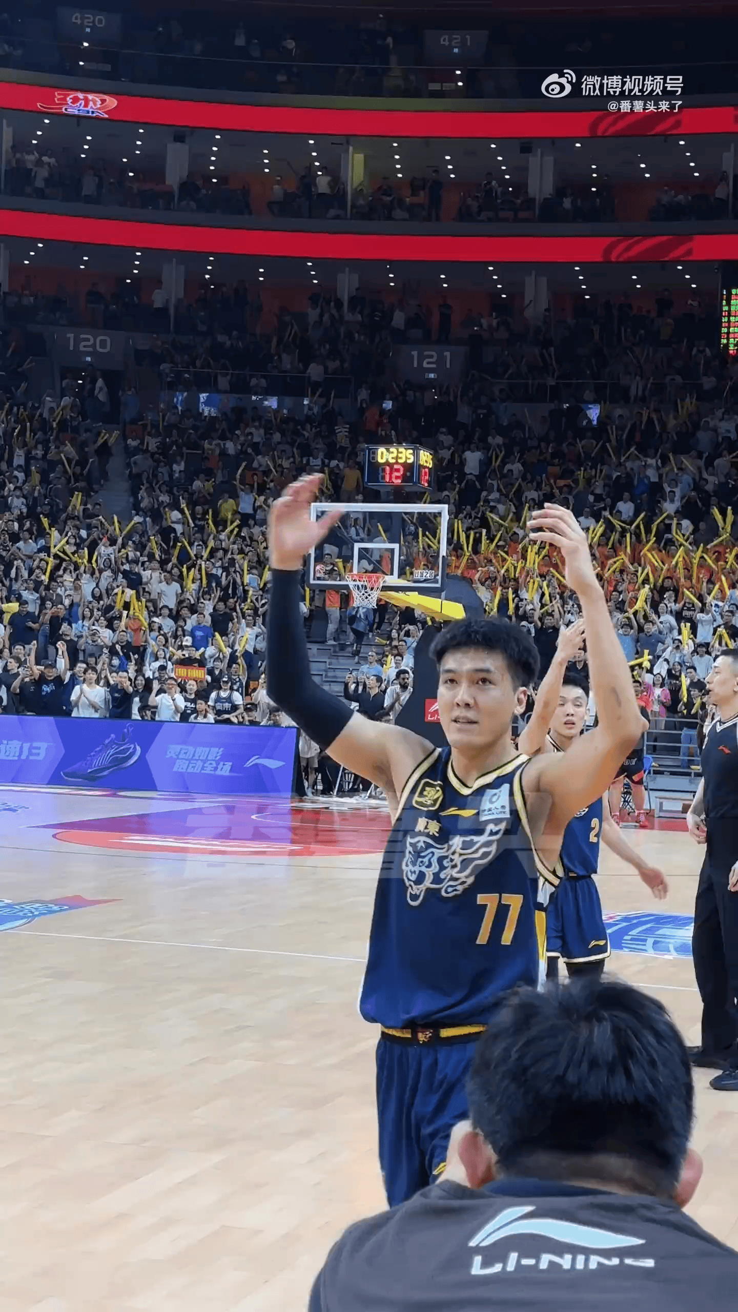 关于广东队在CBA季后赛中打出高光操作，被誉为弹幕炸裂的信息