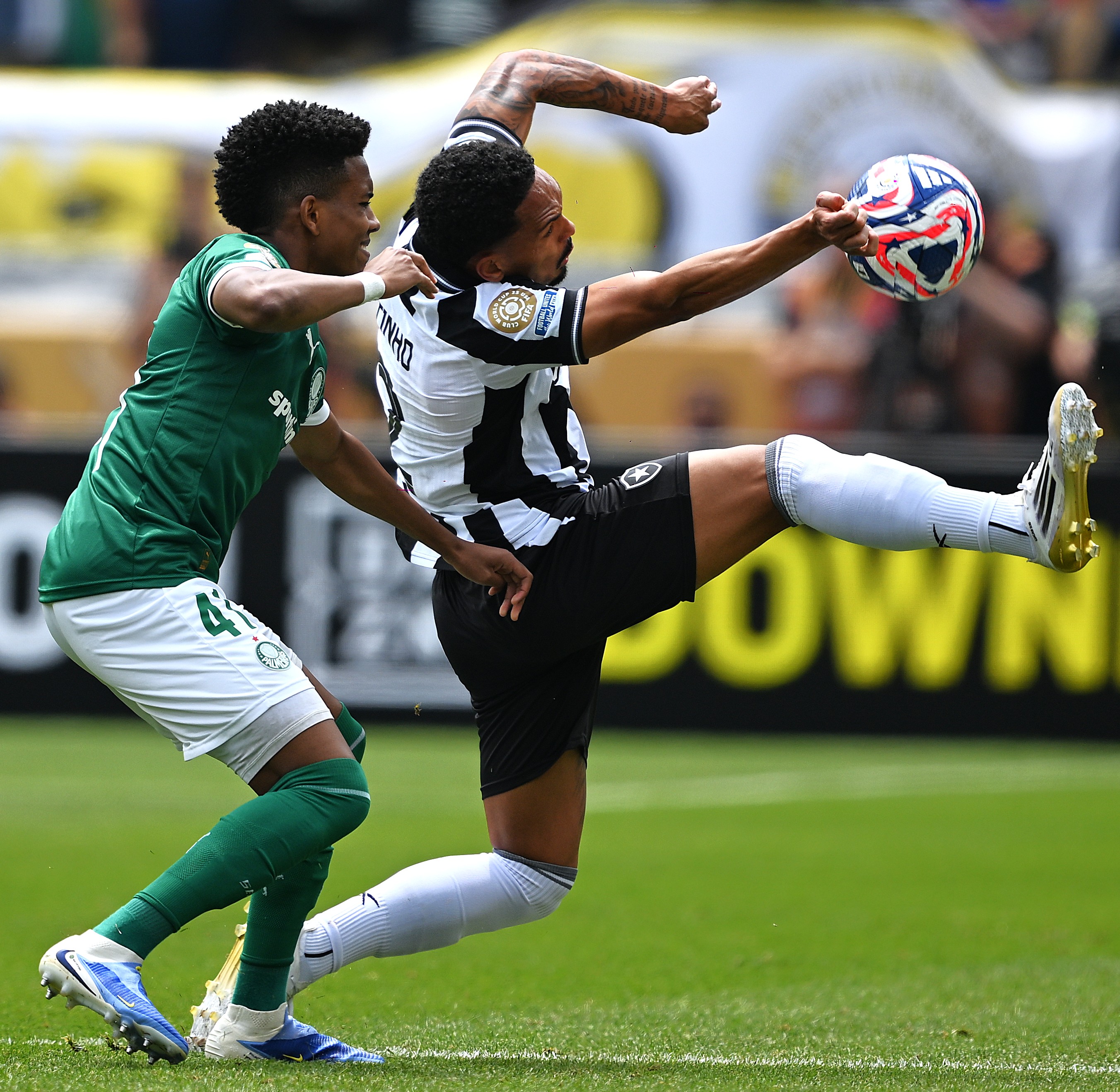 关于巴拉圭球员在国际比赛中展现出色技术的信息 关于巴拉圭球员在国际比赛中展现出色技术的信息