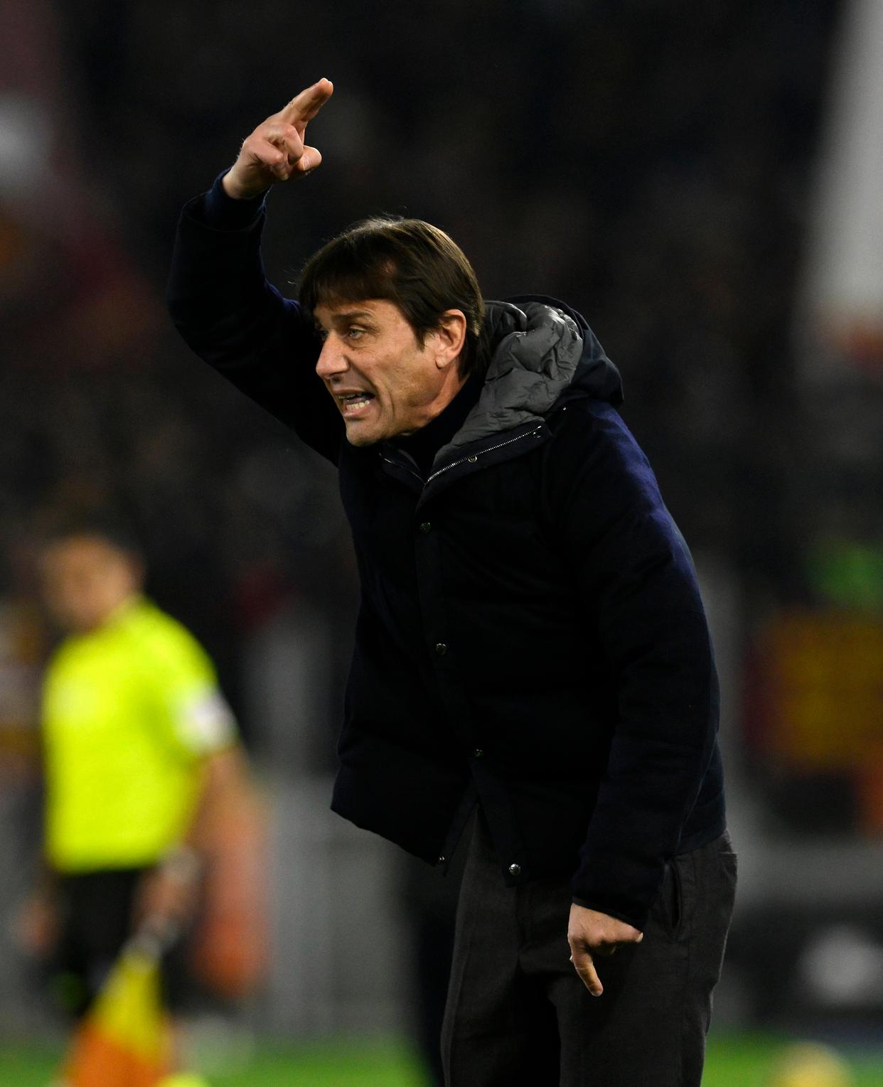 乐鱼体育新闻-那不勒斯前锋伤退，攻击力大受损