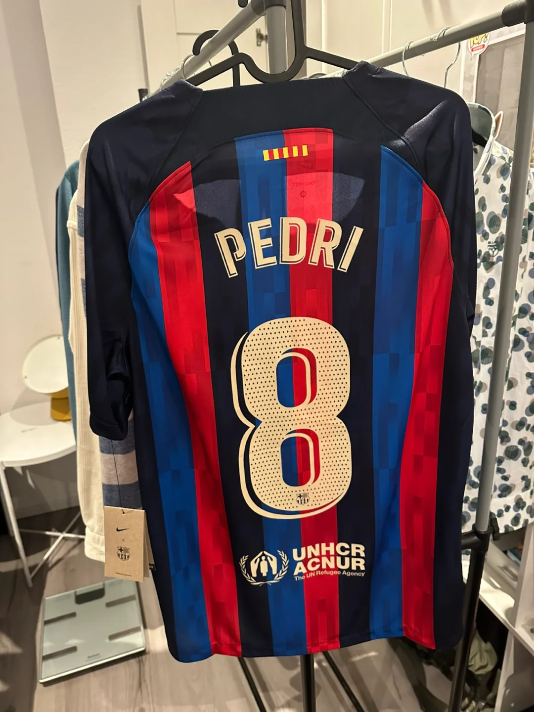 乐鱼体育课程-巴塞罗那新赛季主场球衣曝光，引发球迷热议