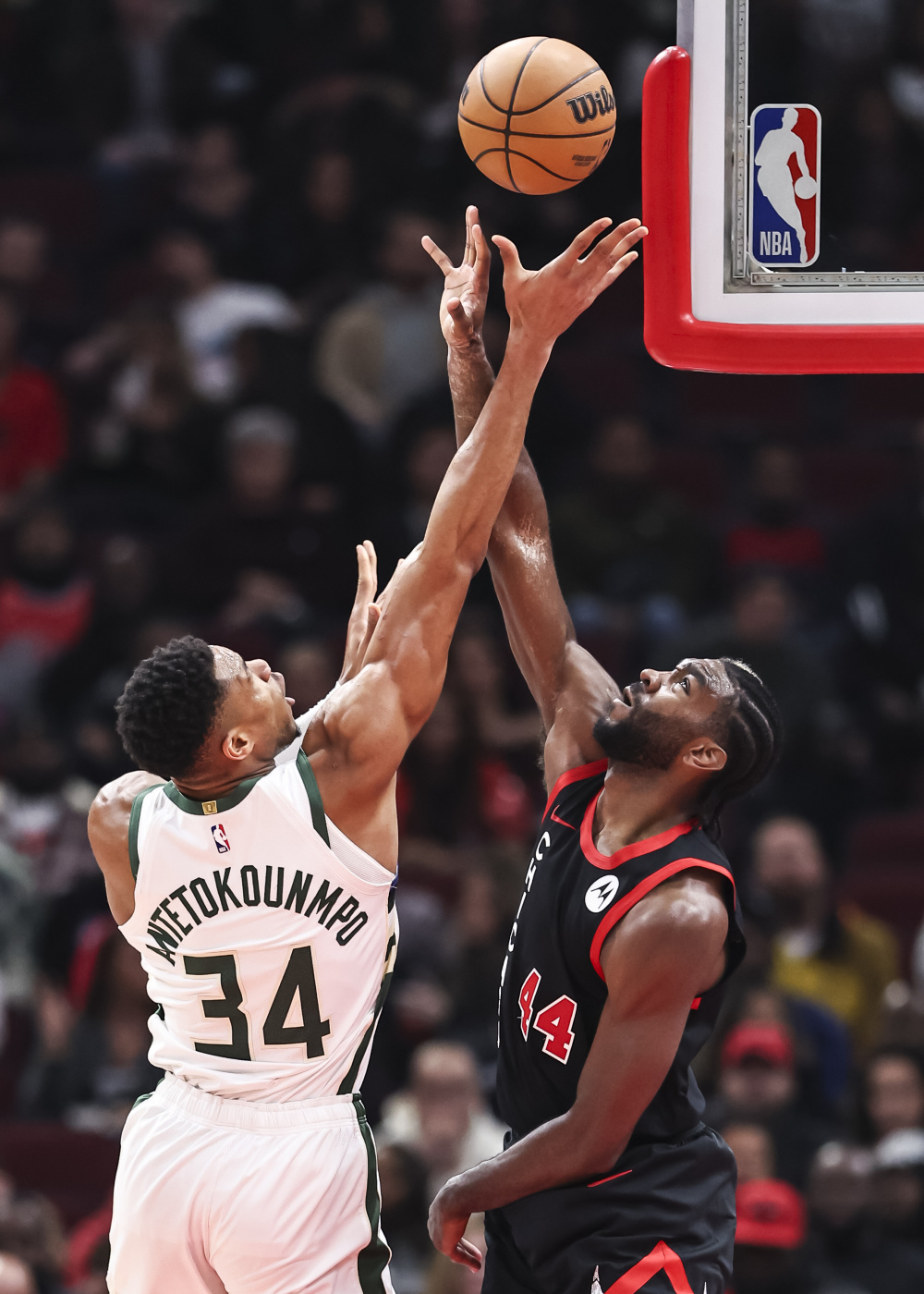 关于「雄鹿击败猛龙,安特托昆博贡献关键篮板」的信息 关于「雄鹿击败猛龙,安特托昆博贡献关键篮板」的信息