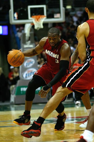 热火不敌雄鹿，韦德独得30分的简单介绍