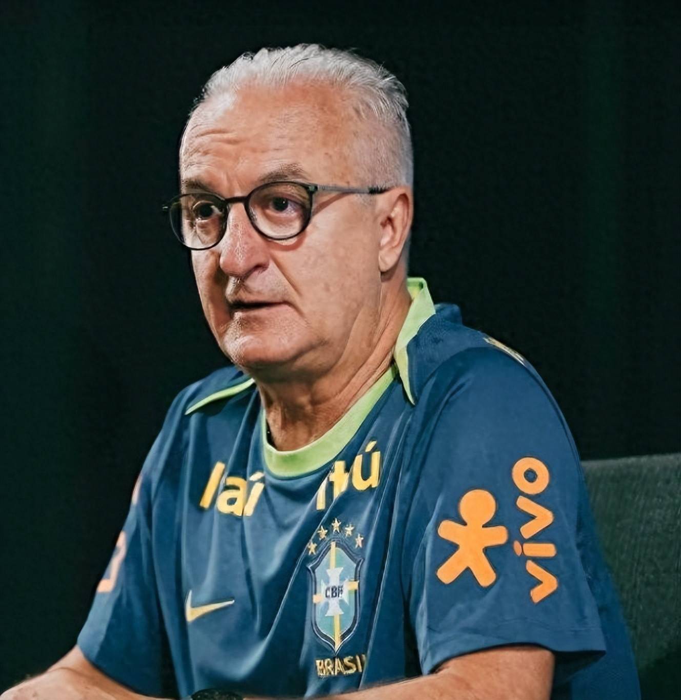 巴西传奇球星出任法国球队主帅